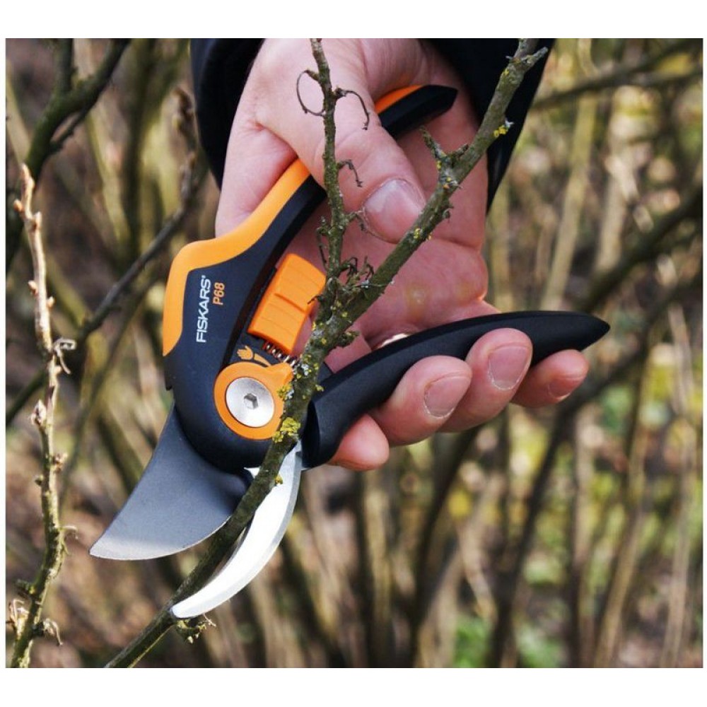 FISKARS SmartFit Bypass-Gartenschere P68, 111610